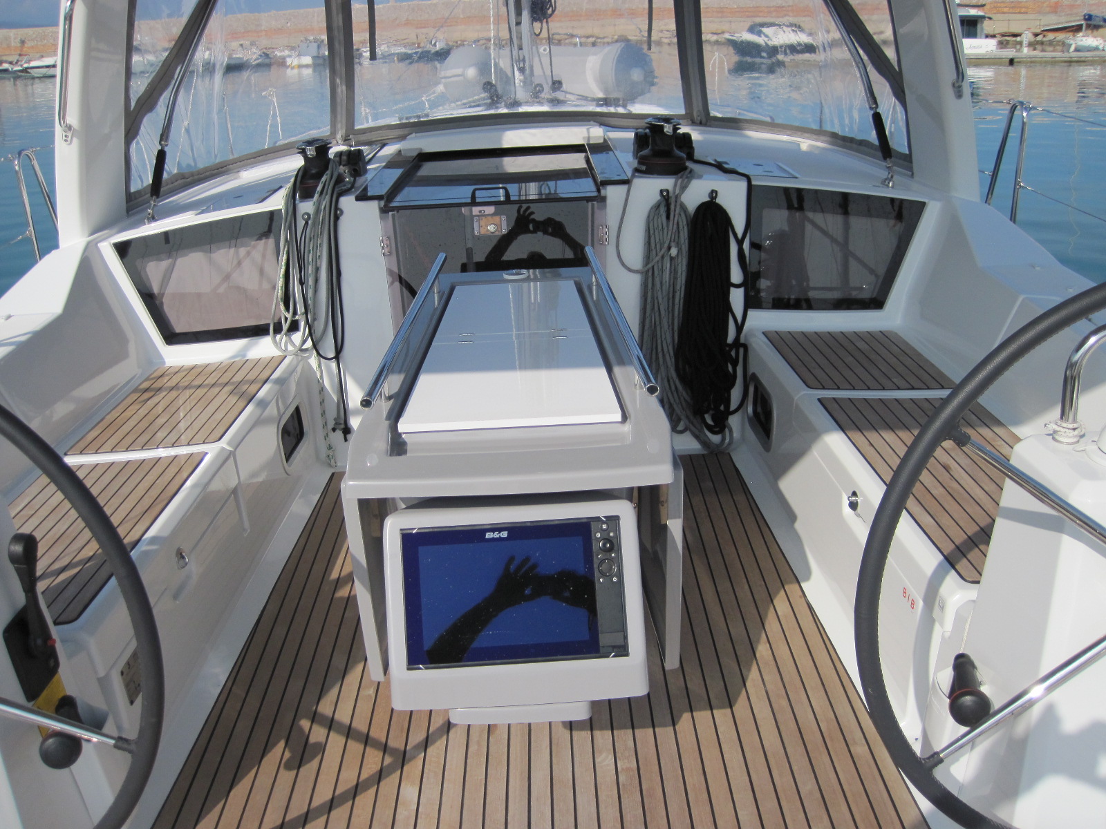 STELLA, Interior image