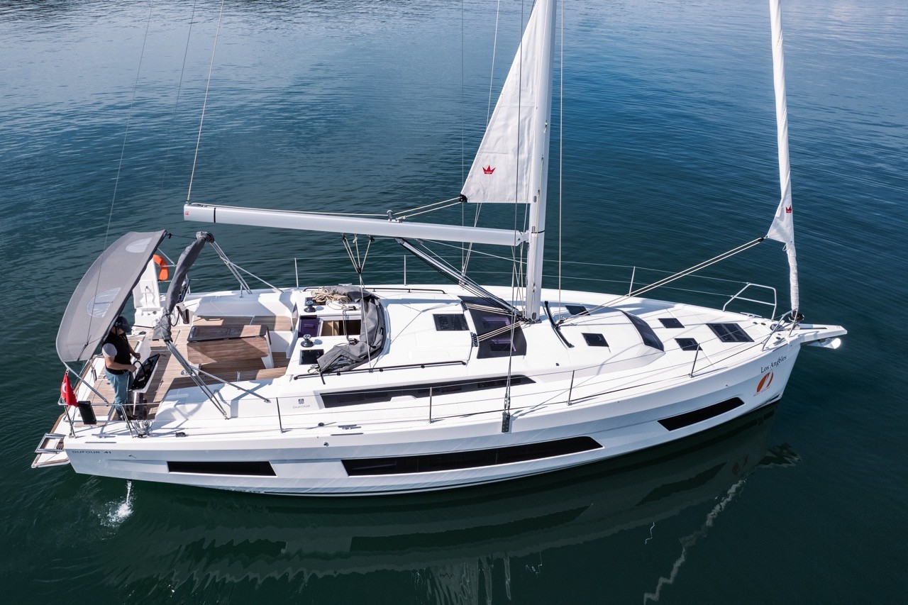 Yacht image 10