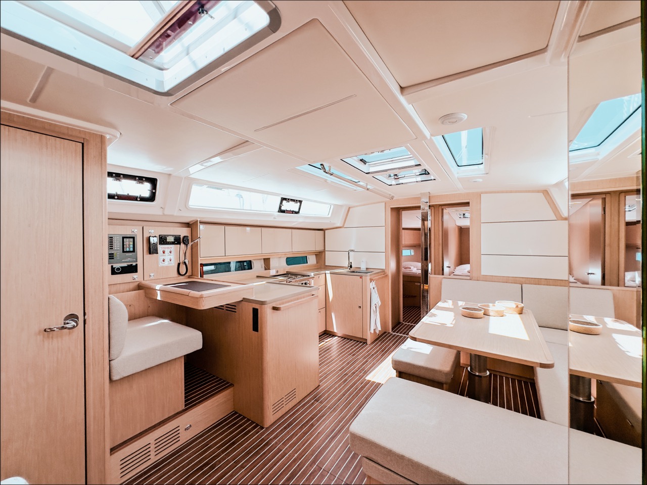 Yacht image 7