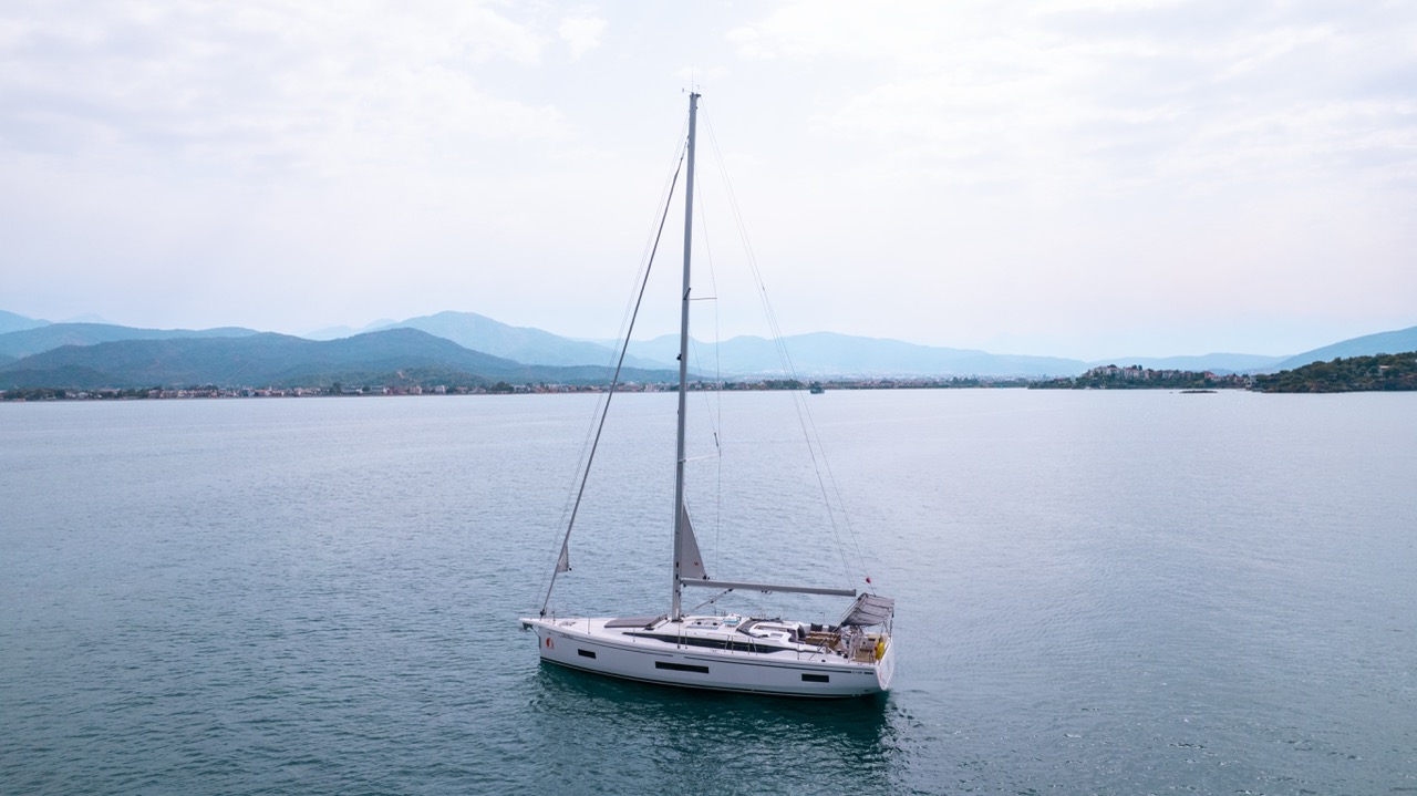 Yacht image 5