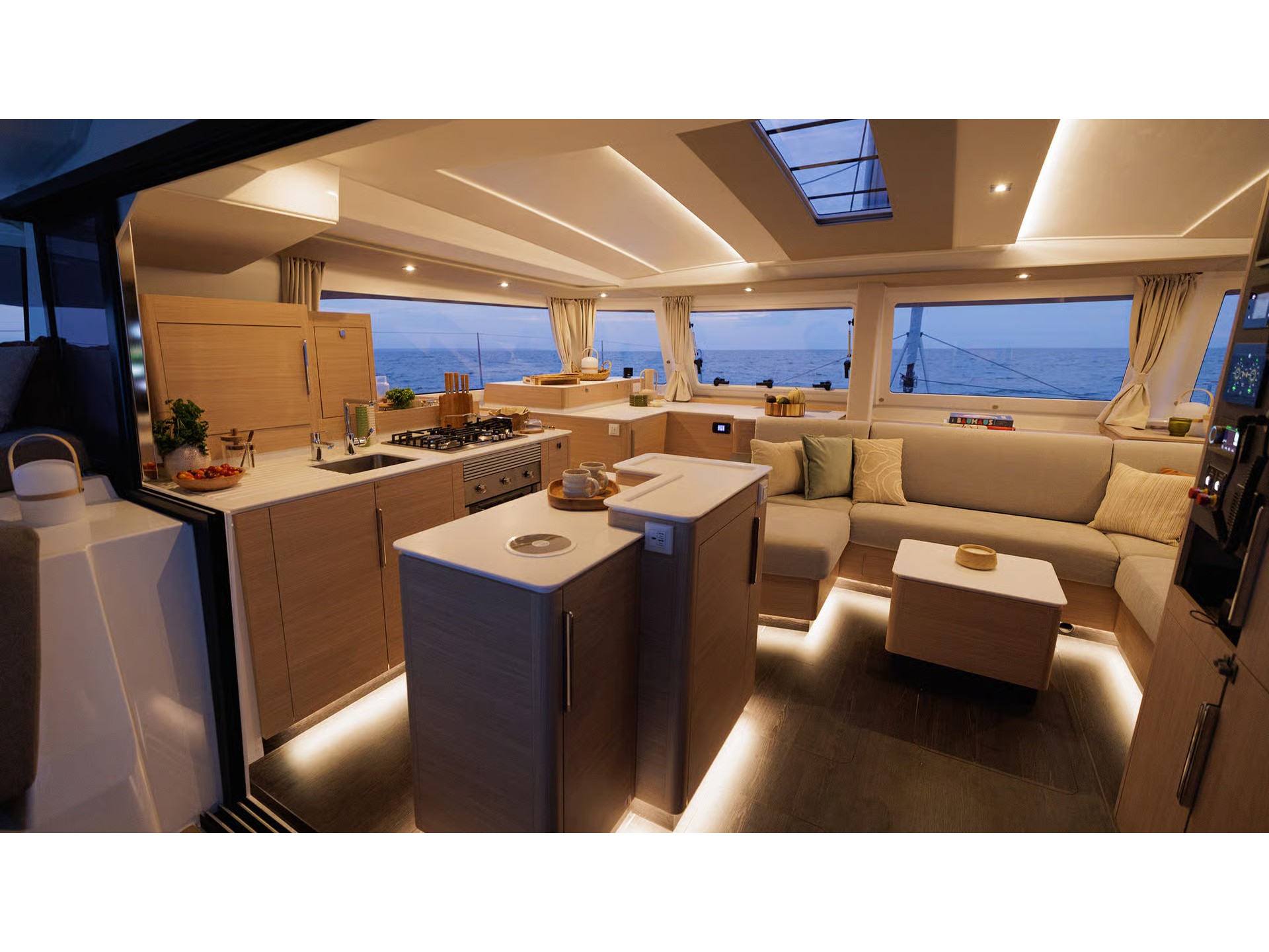 Premium, Interior image