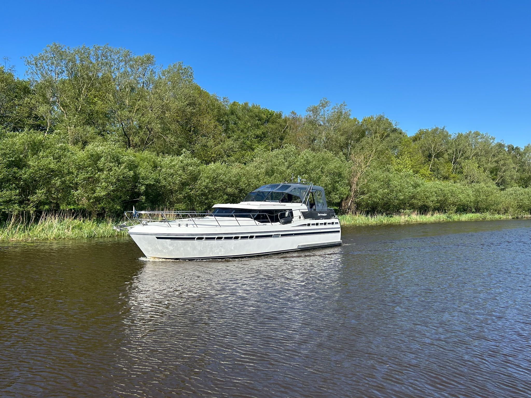 Yacht image 8
