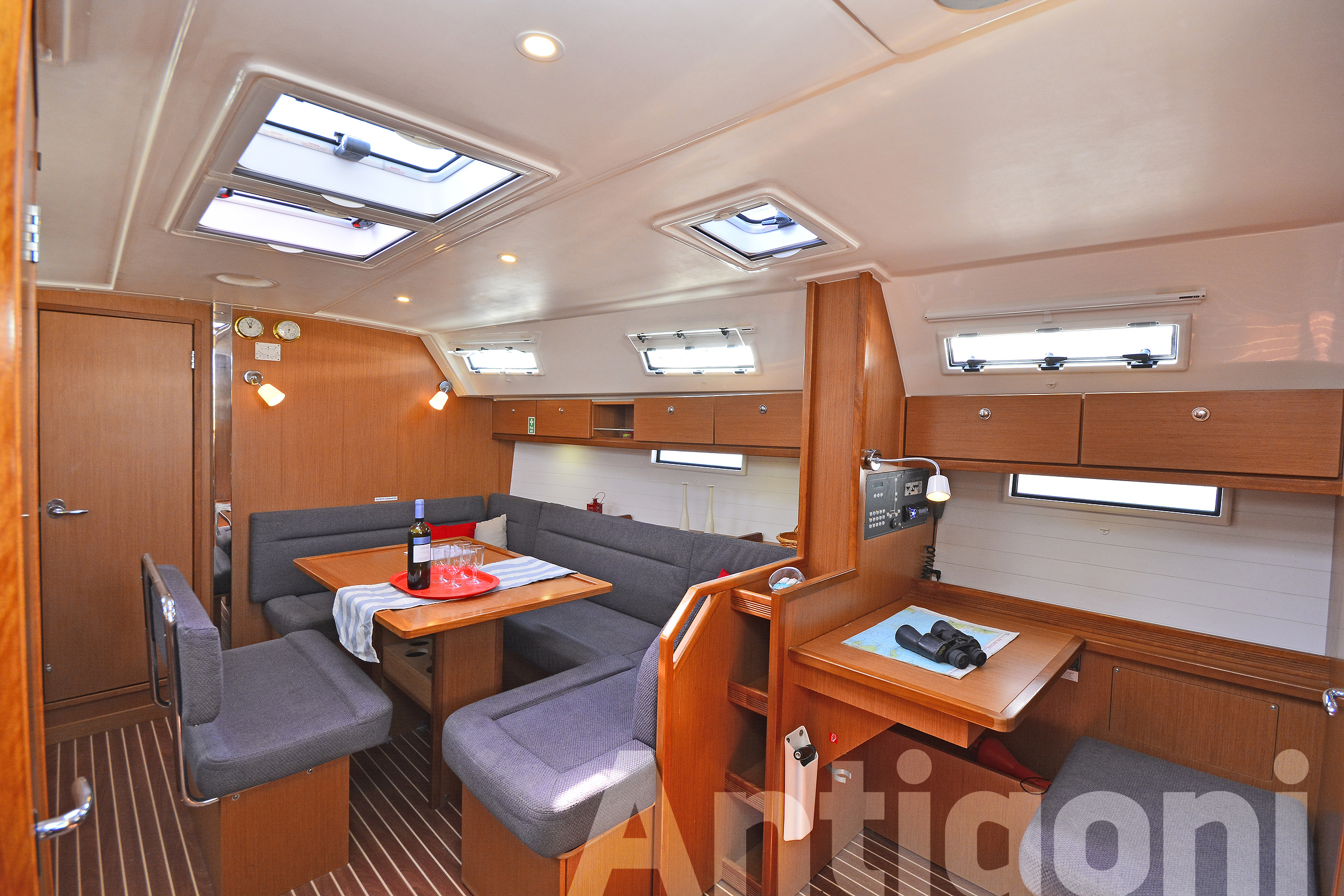 foto Bavaria Cruiser 40 9