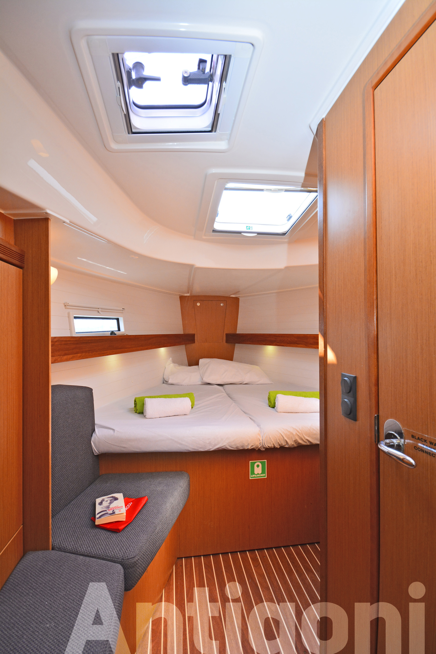 foto Bavaria Cruiser 40 10