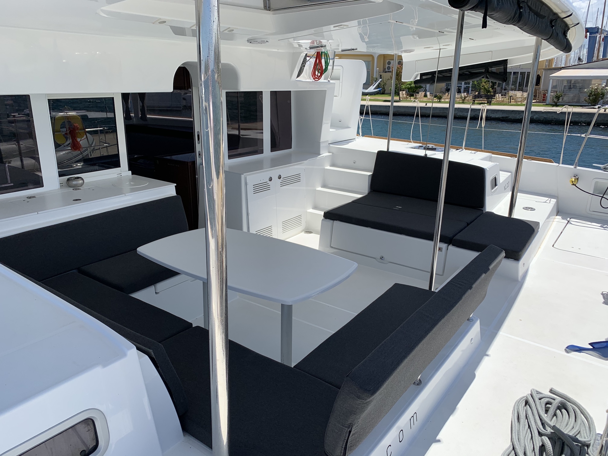 foto Lagoon 450  Flybridge 4