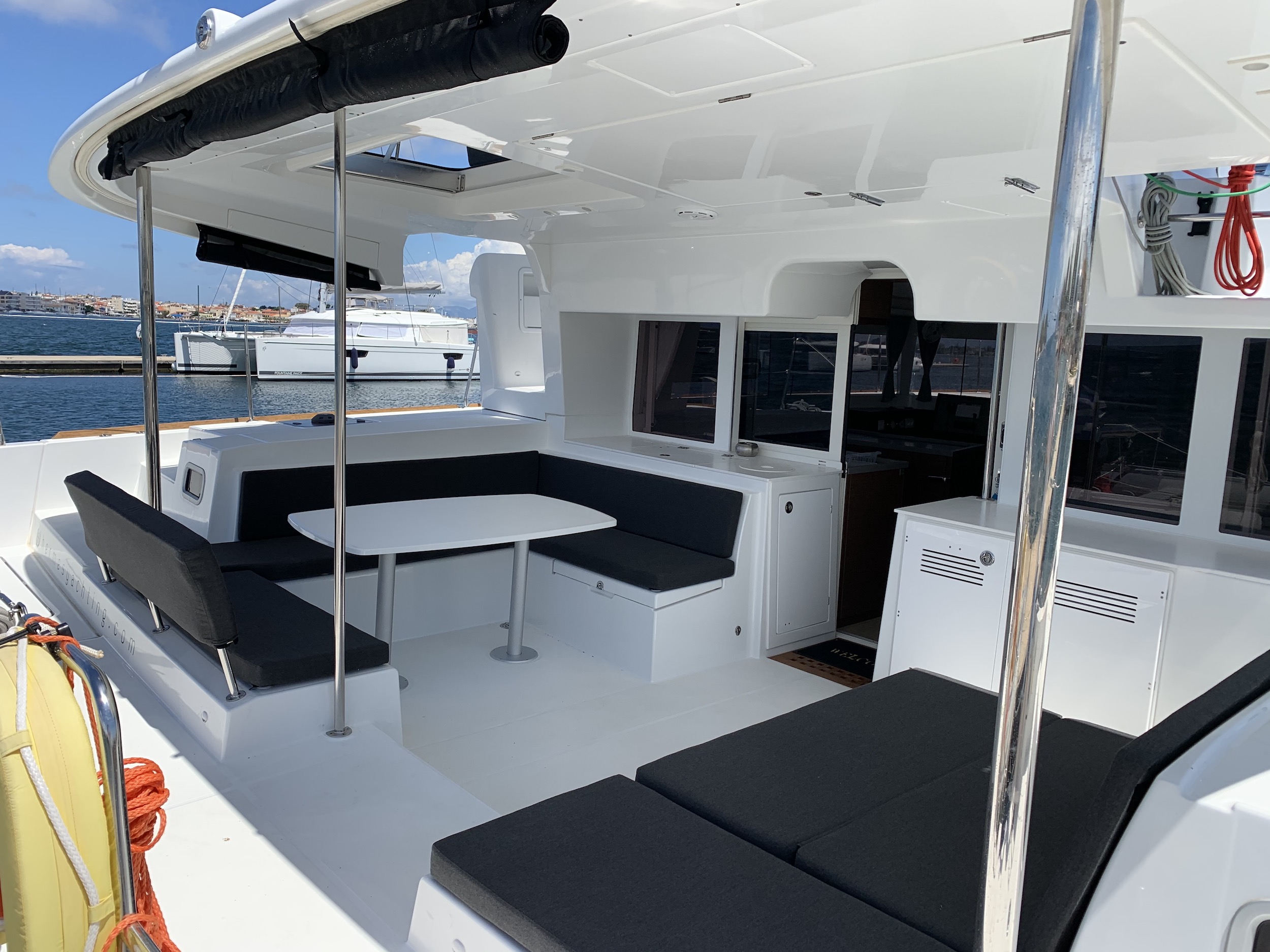 foto Lagoon 450  Flybridge 5