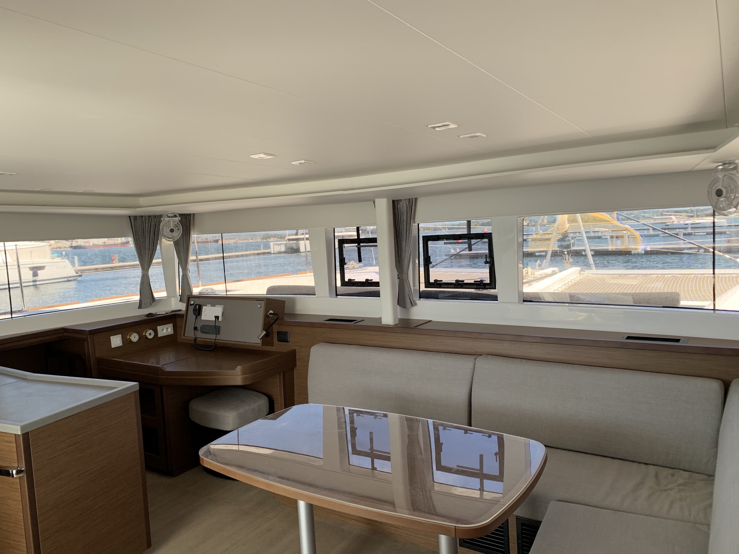 foto Lagoon 450  Flybridge 11