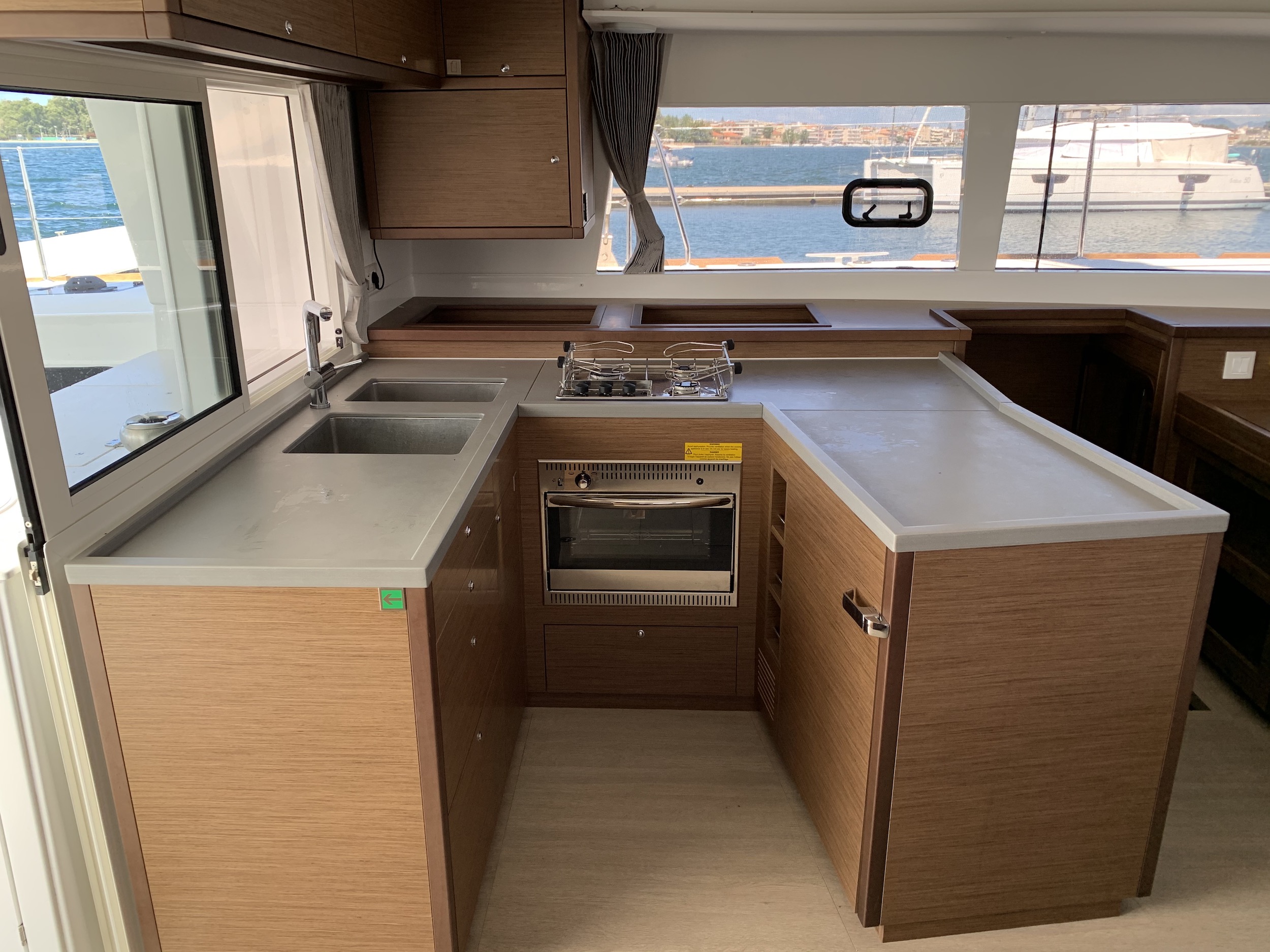 foto Lagoon 450  Flybridge 12