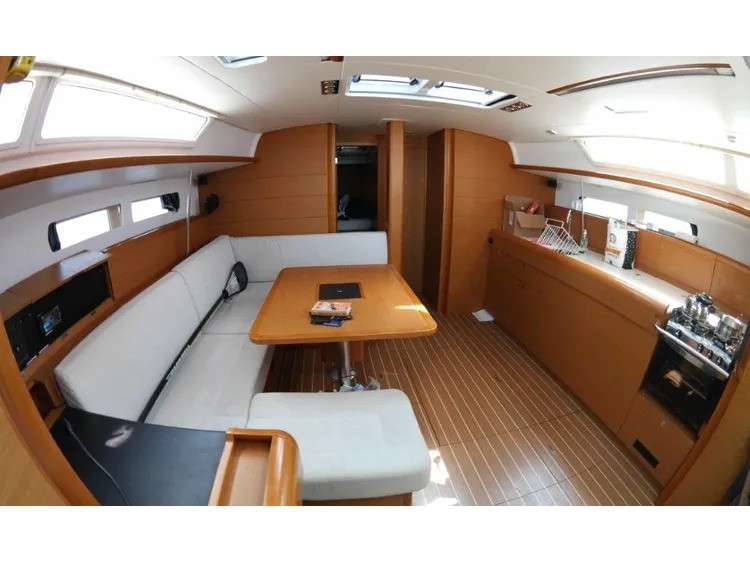 Yacht image 6
