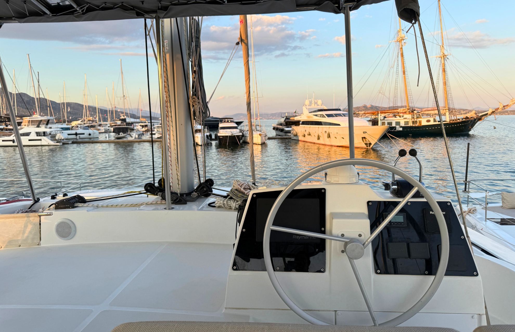 Yacht image 12