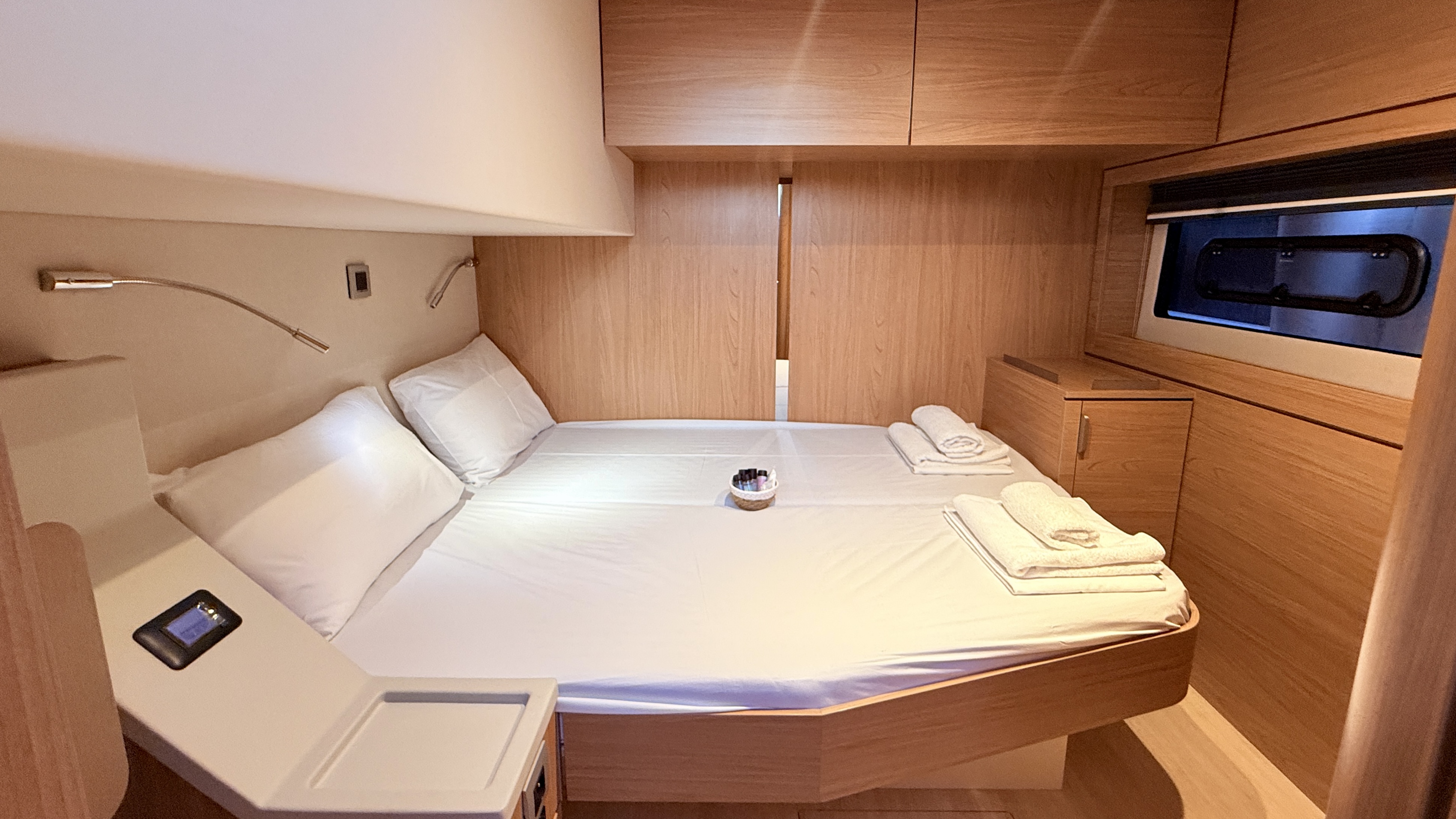 Yacht image 4