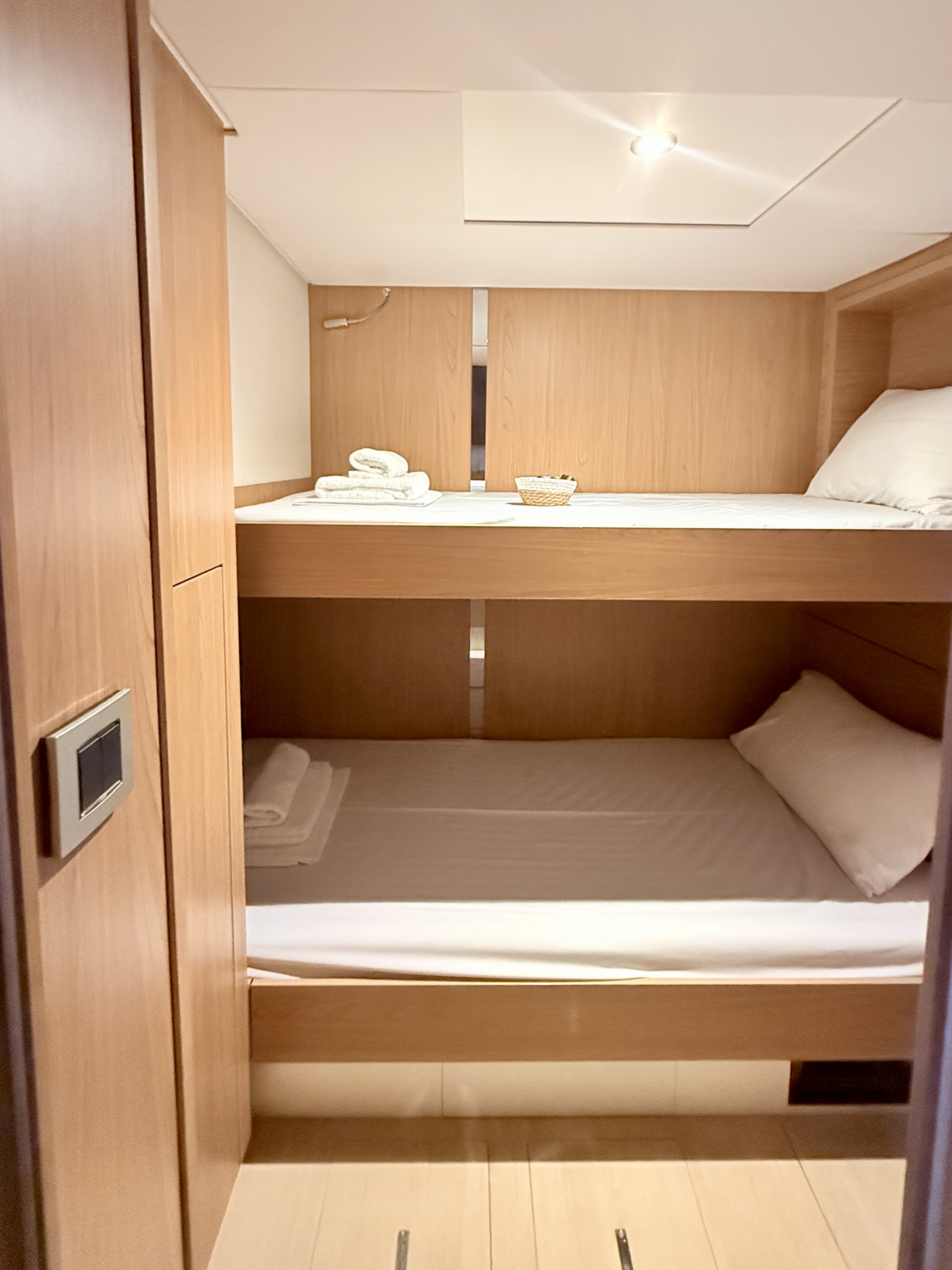 Yacht image 6
