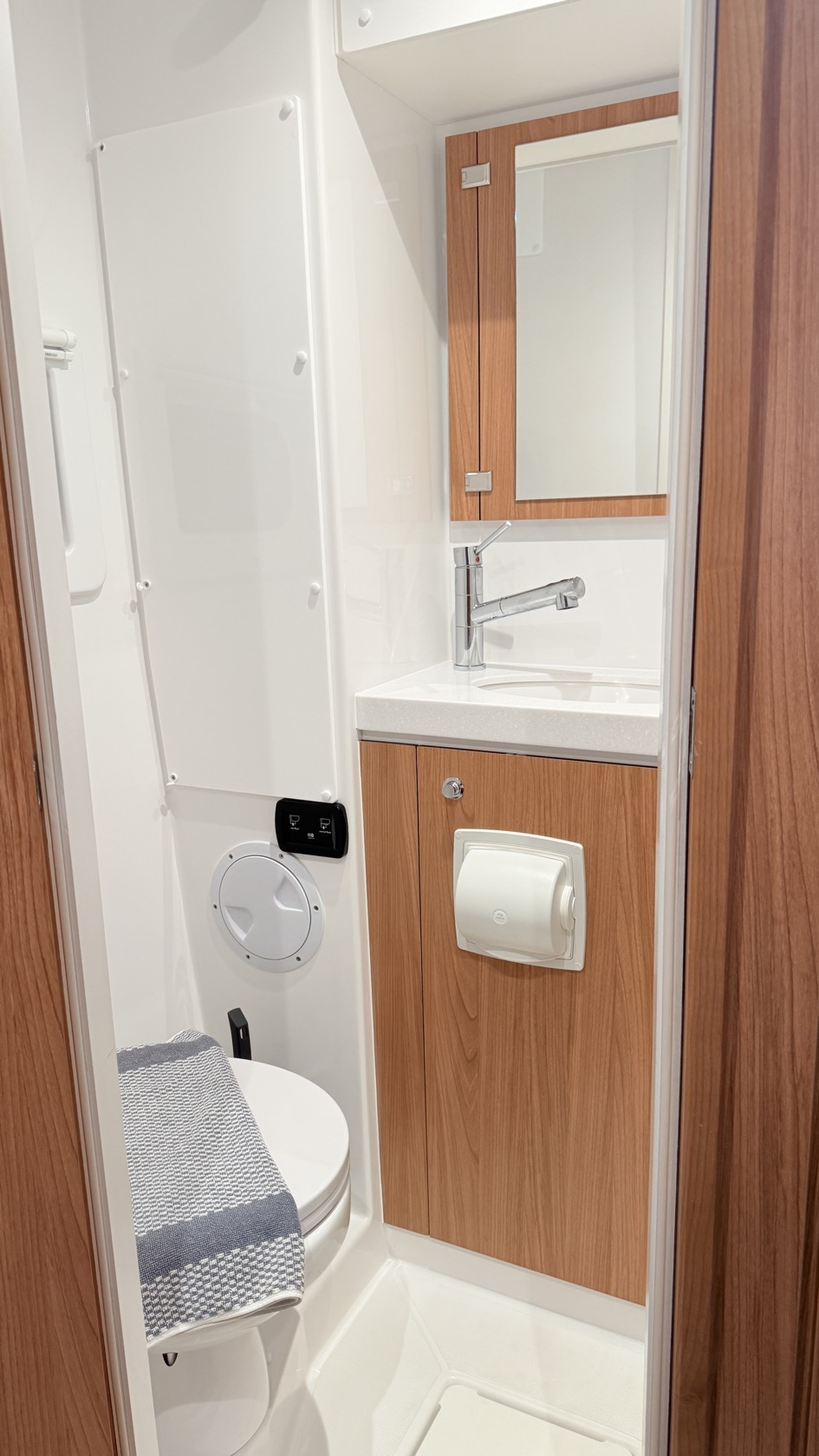 Yacht image 15
