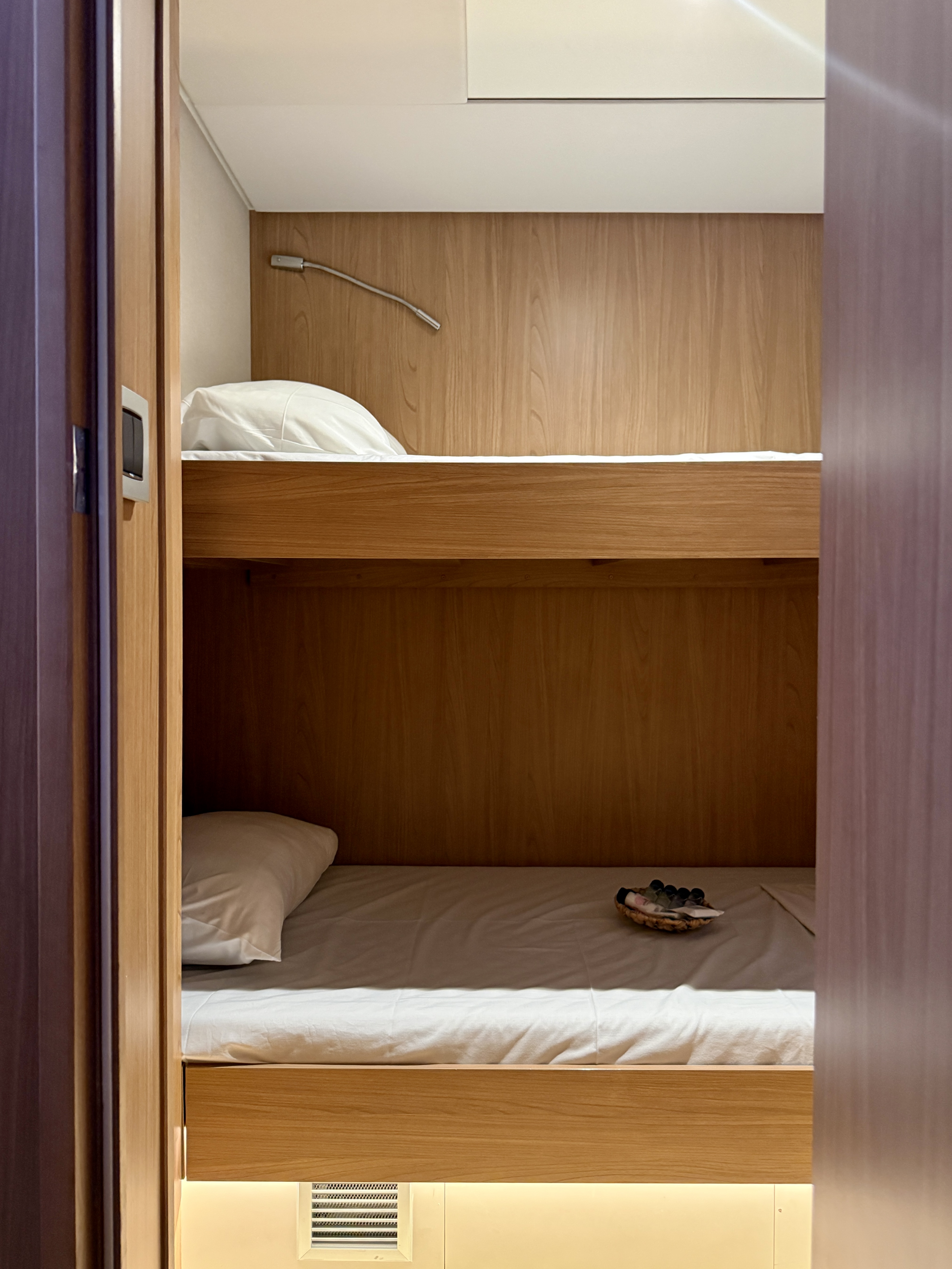 Yacht image 11