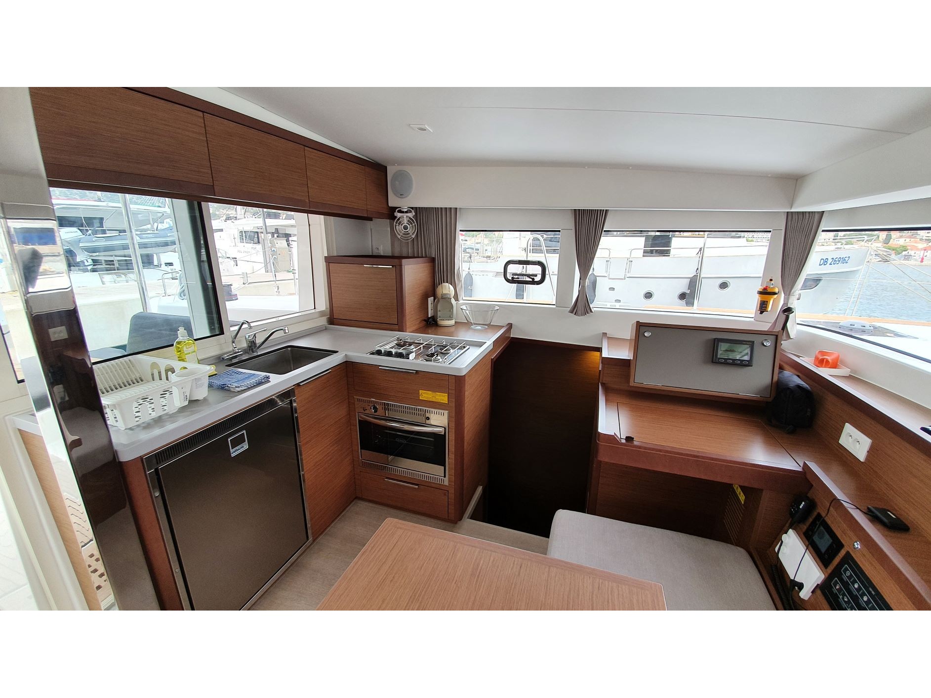 Catamaran - Lagoon 40 - 4 Cabins - Built 2019