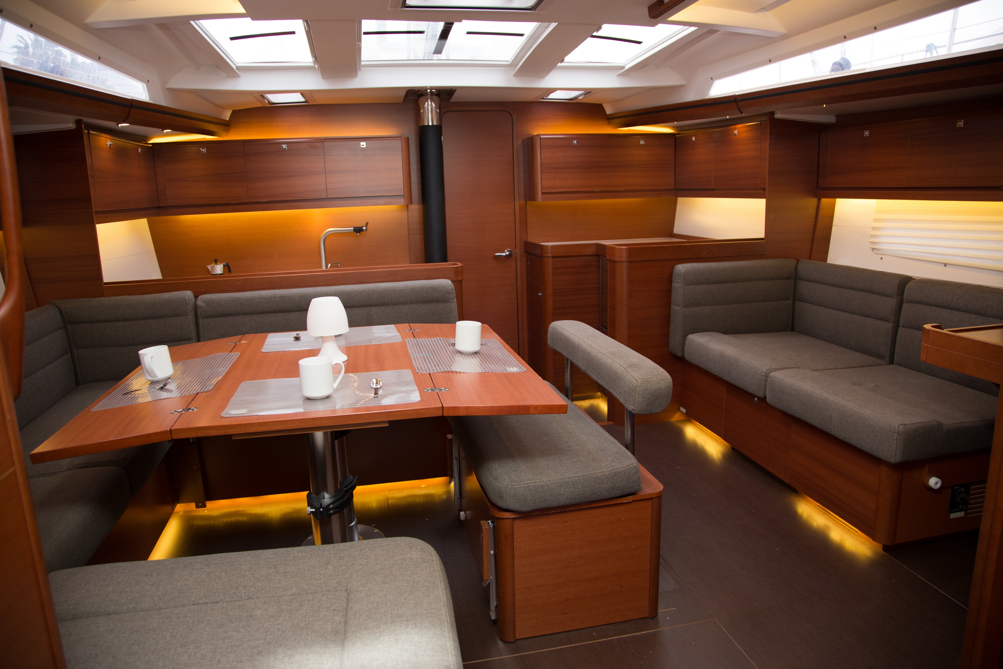 صور Dufour 520 Grand Large 6