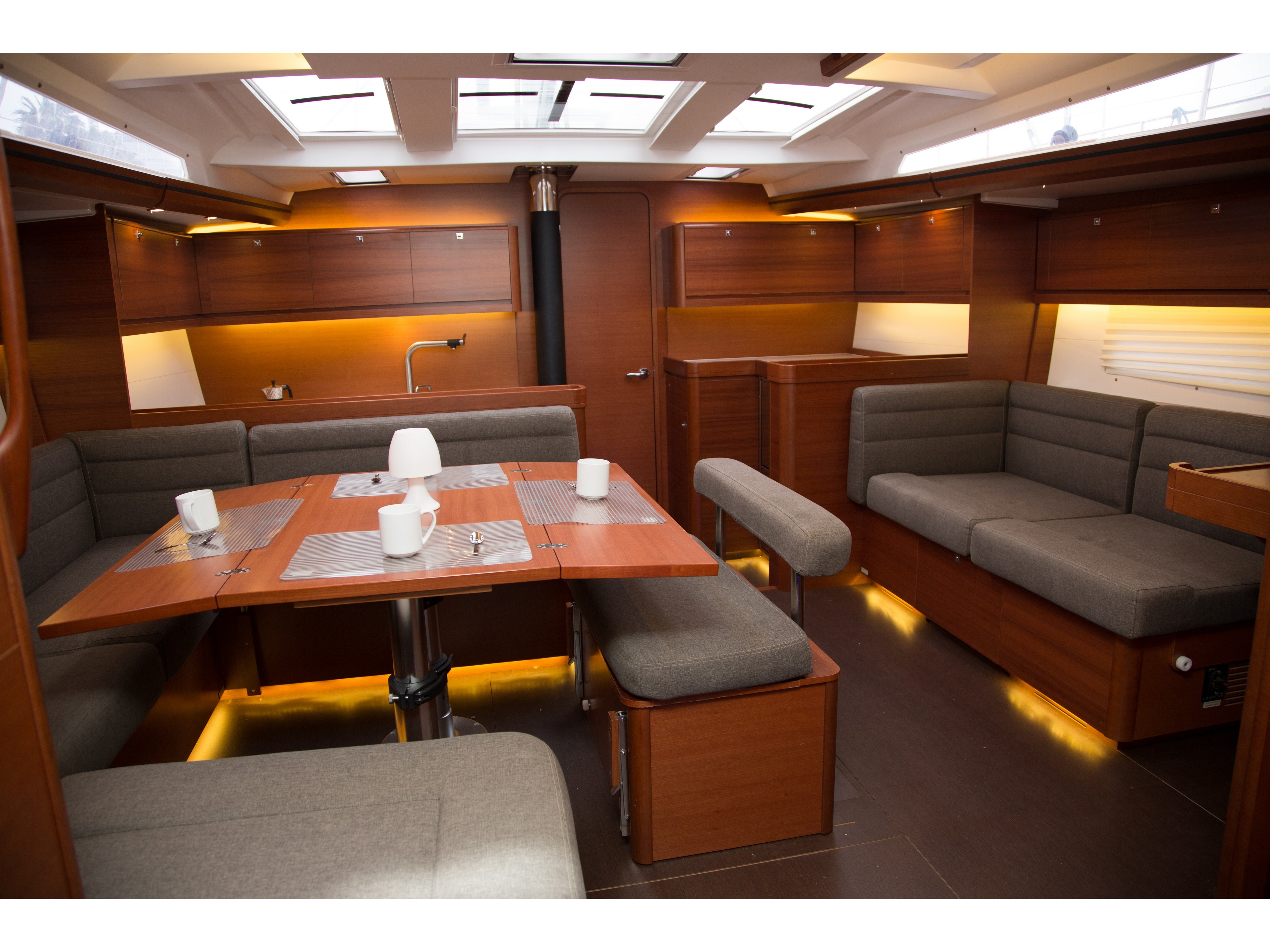 صور Dufour 520 Grand Large 7