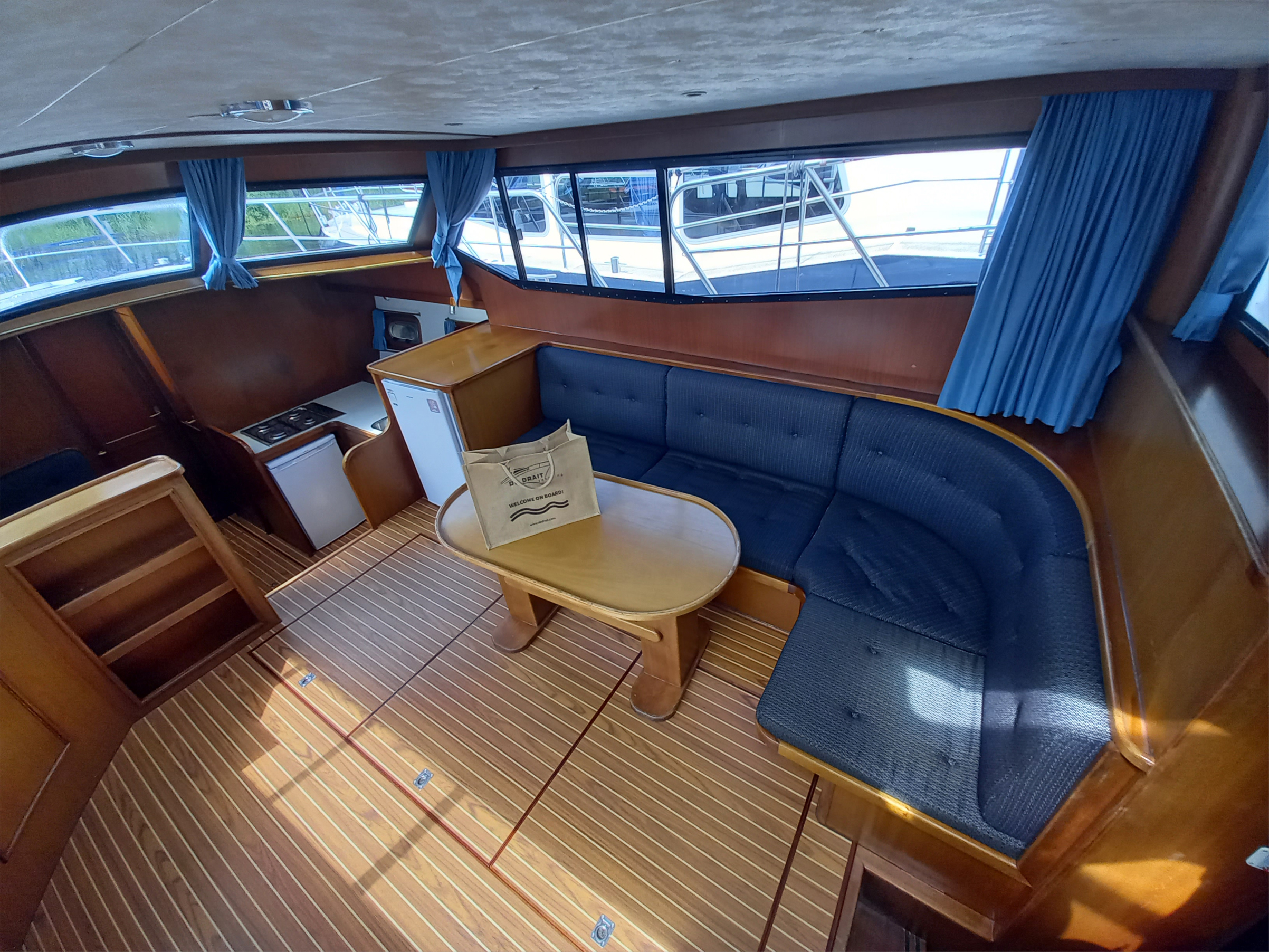 Yacht image 20