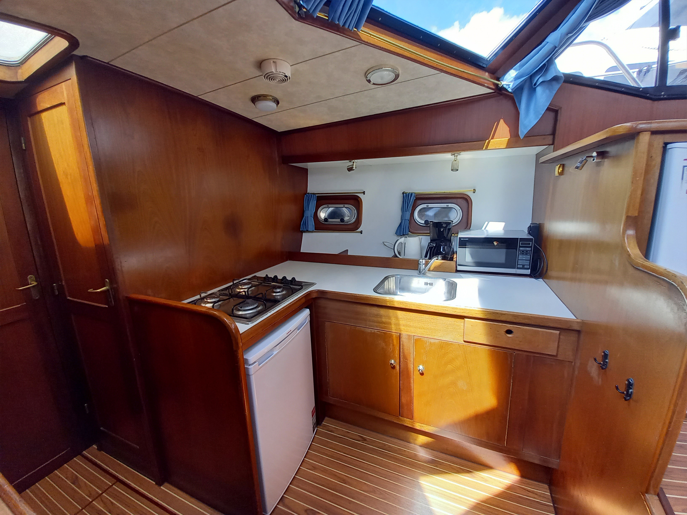 Yacht image 19