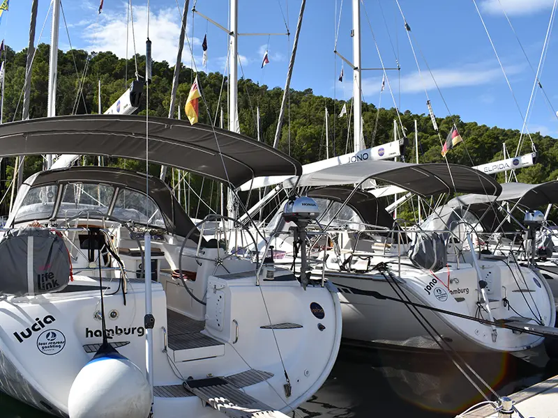 Four Seasons Yachting