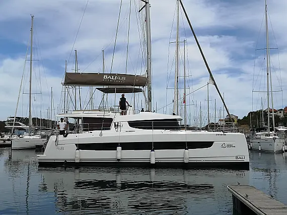 Bali 4.8 