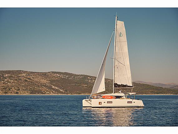 Lagoon 42 