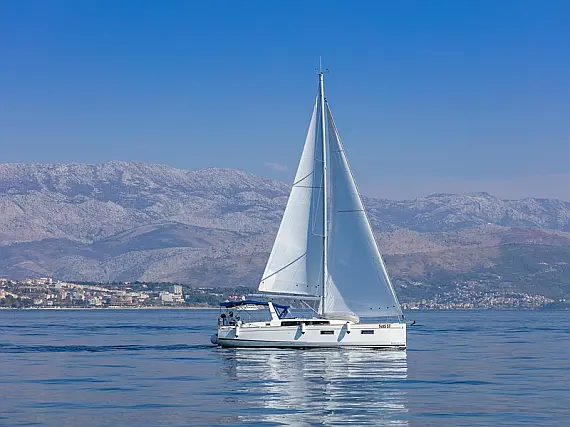 Beneteau Oceanis 38.1 - Immagine esterna