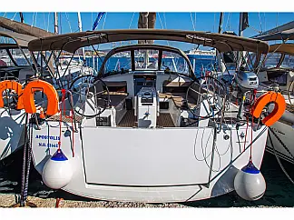 Sun Odyssey 440 - External image