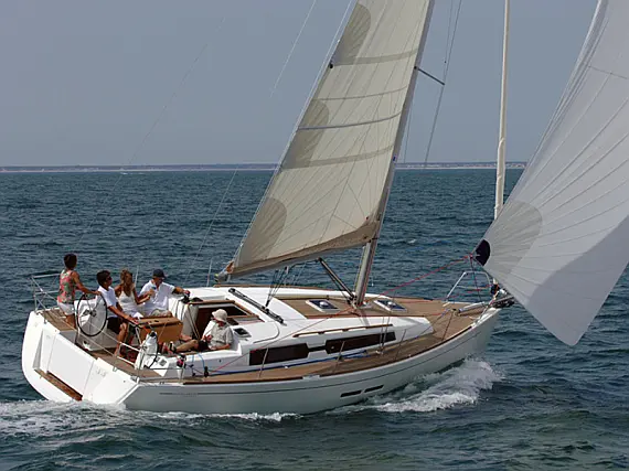 Dufour 375 GL - Immagine esterna