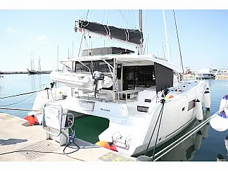 Lagoon 42 (4 Dbl / 2 singles 12) - External image