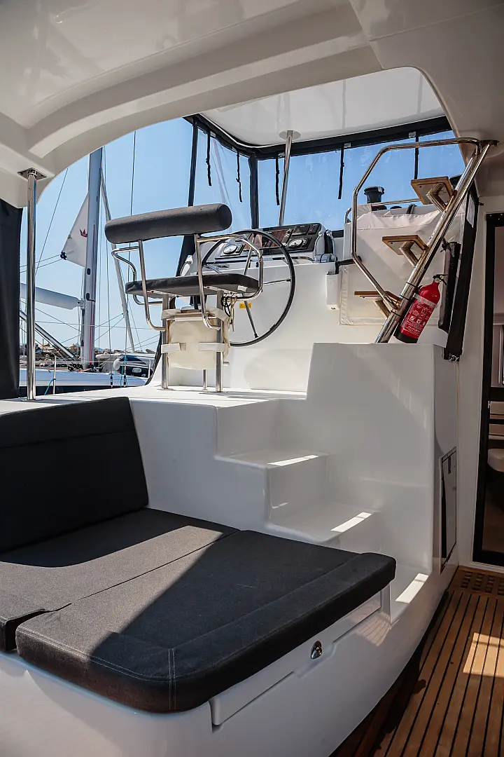 Lagoon 42 - 