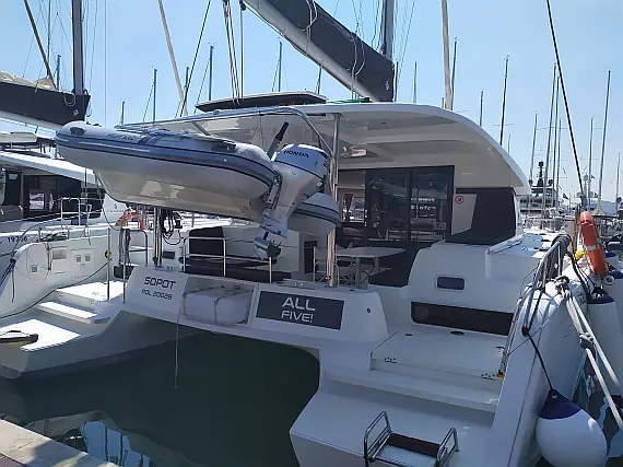 Lagoon 42 