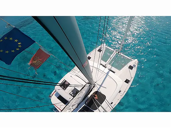 Lagoon 42
