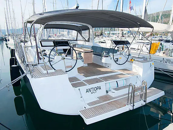 Beneteau Oceanis 55 - Immagine esterna