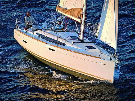 Sun Odyssey 389 - Immagine esterna