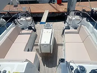 Sun Odyssey 490 - External image