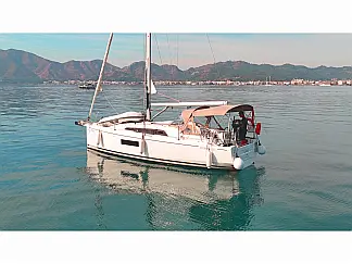 Oceanis 30.1 - External image