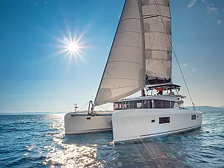 Lagoon 42 - External image
