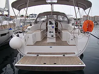 Bavaria 33 Cruiser - External image
