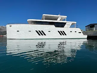 Ocean Beast 65 Fly - External image