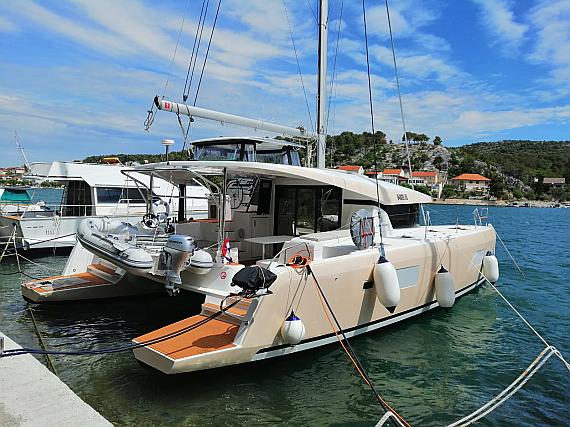Lagoon 42 