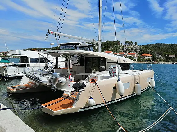 Lagoon 42 