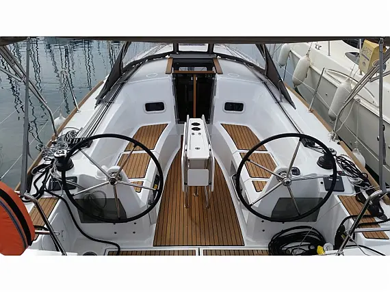 Sun Odyssey 349
