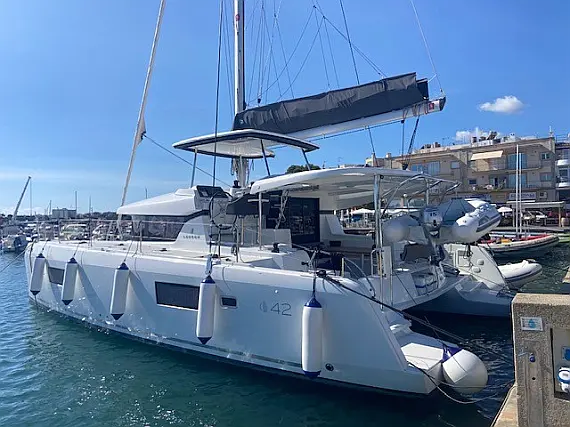 Lagoon 42