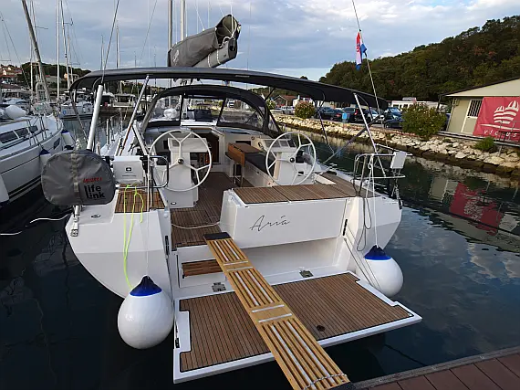 Bavaria C45 Style - Immagine esterna