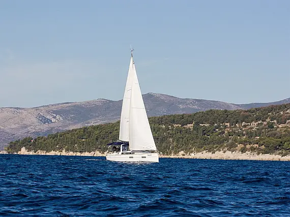 Beneteau Oceanis 38 - Immagine esterna