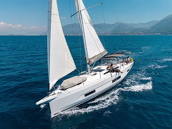 Dufour 470