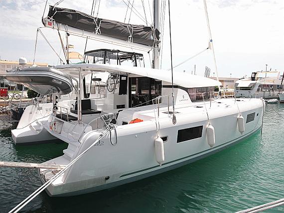 Lagoon 42 