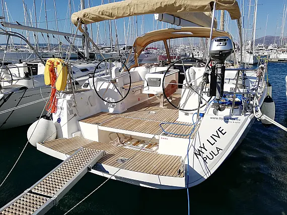 Dufour 450 Owner version - Immagine esterna