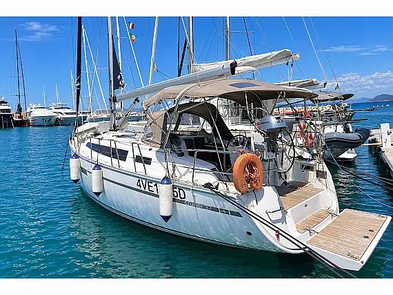 Bavaria 37